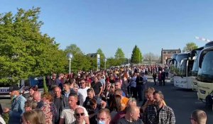 Arras : la foule devant Artois Expo pour le meeting de Marine Le Pen