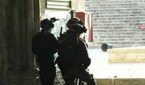 Jérusalem : la police israélienne à l'entrée de la mosquée Al-Aqsa après de nouveaux heurts