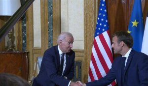 Emmanuel Macron reçoit le président américain à l'ambassade de France à Rome