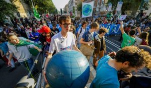 Le G20 face aux activistes pro-climat : des milliers de manifestants font pression sur le sommet