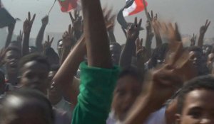 Soudan: la rue contre le coup d'Etat, la communauté internationale fait pression