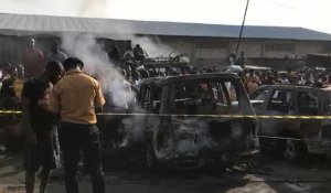 Sierra Leone : images de véhicules calcinés après une explosion