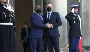Emmanuel Macron reçoit le président du Gabon Ali Bongo à l'Élysée