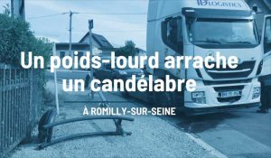 Un camion arrache un candélabre à Romilly