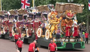 Parade colorée pour la fin du jubilé d'Elizabeth II