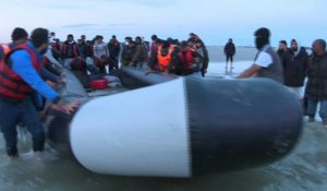 Migrants: liesse et angoisse de quitter les côtes françaises pour l'Angleterre
