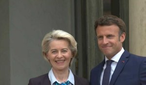 Emmanuel Macron reçoit Ursula Von Der Leyen à l'Elysée