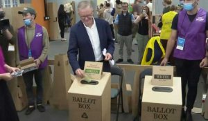 Elections en Australie: le leader de l'opposition, Anthony Albanese, vote à Sydney