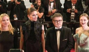 Cannes : l'équipe de "R.M.N" du réalisateur roumain Cristian Mungiu sur le tapis rouge