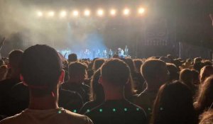 Nuits secrètes : Rilès interrompt son concert pour aider des festivaliers