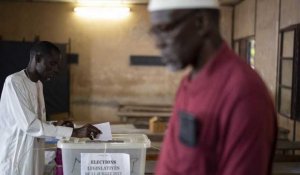 Sénégal : le camp du président Macky Sall revendique la victoire, l'opposition conteste