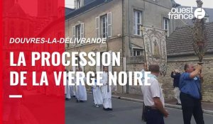 VIDEO. A Douvres-la-Délivrande, la procession de la Vierge noire a défilé jeudi 