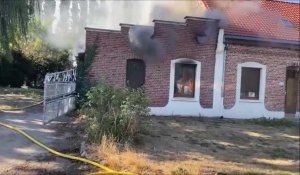 Violent incendie dans une ferme aménagée en gîtes à Merville