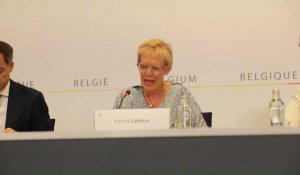La ministre des Pensions, Karine Lalieux explique l'accord sur les pensions 