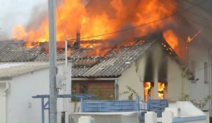 VIDÉO. Locmiquélic (Morbihan) : dans un incendie, une bouteille de gaz explose, la maison est détruite