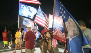 Des partisans devant la maison de Donald Trump en Floride, victime d'une "perquisition du FBI"