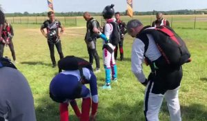 Parachutisme à Brienne : tentative record de France de free fly