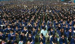 Chine: méga-remise de diplômes à Wuhan, un an après la quarantaine
