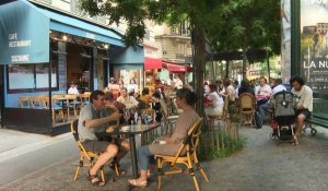 Beau temps et couvre-feu décalé à 23 heures: des clients et restaurateurs parisiens heureux