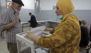 Les Algériens dans l'attente des résultats des élections législatives