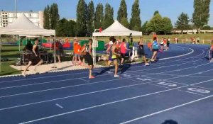Meeting d'athlétisme de Troyes : l'arrivée du 800 mètres avec Renaud Rosière