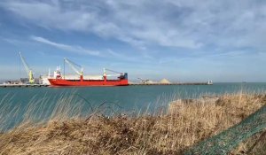 Des images du Baltic Leader, le cargo russe intercepté en Manche et escorté à Boulogne-sur-Mer