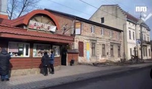 Guerre en Ukraine: Entre la frontière polonaise et Lviv sous couvre-feu, des Ukrainiens à cran