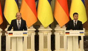 Le chancelier Scholz et le président ukrainien Zelensky arrivent en conférence de presse