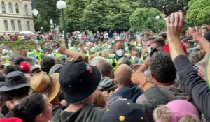 Nouvelle-Zélande : heurts entre manifestants anti-vaccin et la police devant le Parlement