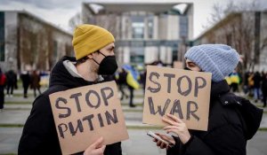 «Stoppez cette folie!» : rassemblements dans le monde contre l'invasion russe