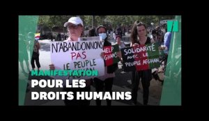 “N’abandonnons pas le peuple afghan!": des centaines de personnes manifestent à Paris