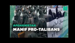 À Kaboul, des afghanes entièrement voilées manifestent pour défendre les talibans