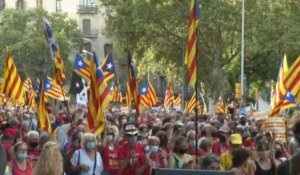 Les indépendantistes catalans dans la rue avant les négociations avec Madrid