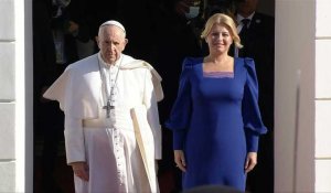 Le pape François rencontre la présidente slovaque Zuzana Caputova au palais présidentiel