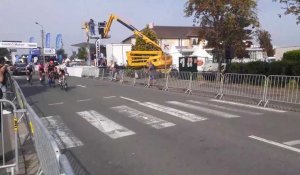 Passage des cyclistes du Grand Prix d'Isbergues