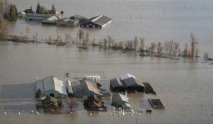 Inondations en Amérique du Nord : au moins un mort et des milliers d'évacués