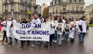 ﻿Une centaine de personnes réunies pour rendre hommage au collégien mortellement poignardé à Reims