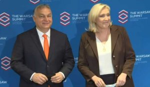 Marine Le Pen et le Premier ministre hongrois Orban arrivent à la conférence de Varsovie