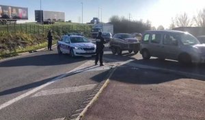 Saint-Martin-lez-Tatinghem : le conducteur d’une camionnette désincarcéré de son véhicule après un choc avec un poids lourd