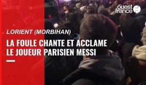 VIDÉO Lorient - PSG. Lionel Messi acclamé par 300 personnes devant l'hôtel avant le match
