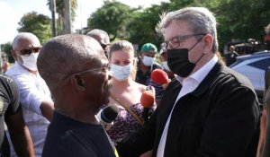 Guadeloupe: Jean-Luc Mélenchon rencontre des syndicalistes
