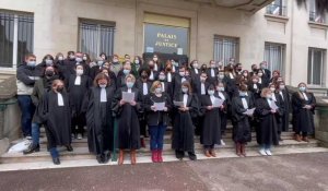 Manifestation de magistrats devant le tribunal de Troyes