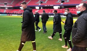 Football (Coupe de France) : les joueurs de l'Entente Feignies-Aulnoye découvrent le stade du Hainaut avant le match contre le PSG