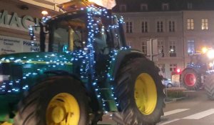 Les jeunes agriculteurs de la Seine-Maritime défilent avec leurs « tracteurs de Noël »