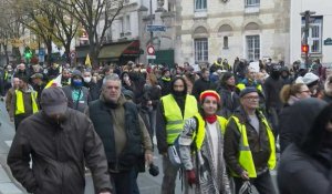 Plusieurs centaines de gilets jaunes à Paris pour une manifestation anniversaire