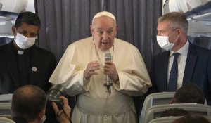 Mgr Aupetit "ne peut plus gouverner" car "sa réputation a été atteinte", dit le pape