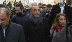 A Marseille, Eric Zemmour déambule dans le quartier du Panier