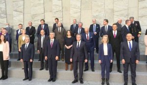 Photo de famille des ministres des affaires étrangères de l'OTAN