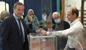 Présidentielle en France: Nicolas Dupont-Aignan vote dans l'Essonne
