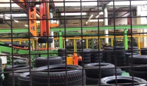 Visite de Jean Castex à l’usine de pneus Goodyear d’Amiens